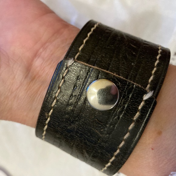 Leather cuff, up to 6 3/4” wrist - Picture 4 of 7